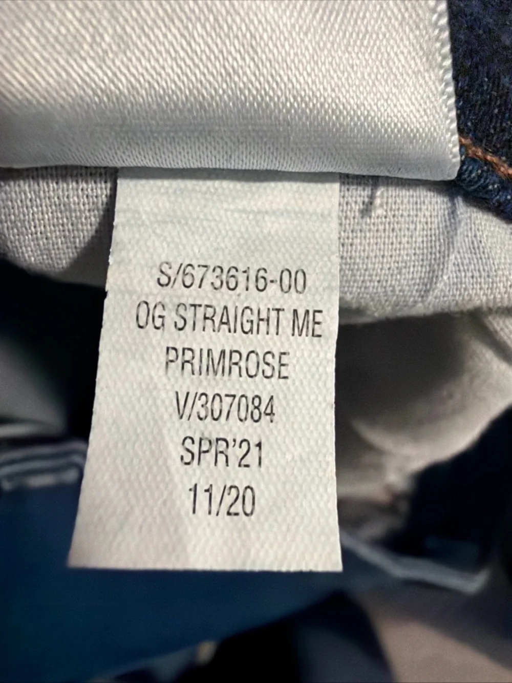 The Old Navy High Rise O.G. Straight Secret Slim Pockets in size 6/28 - Picture 9 of 9